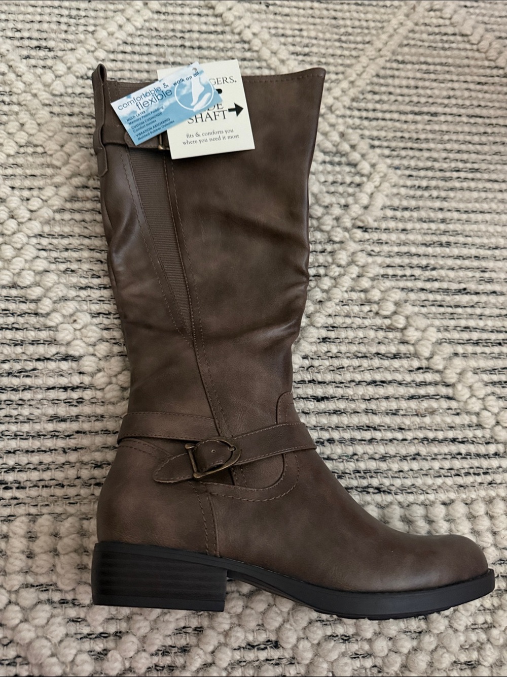 Comfortable Women's Brown Mid-Calf Riding Boots New in Box 6.5